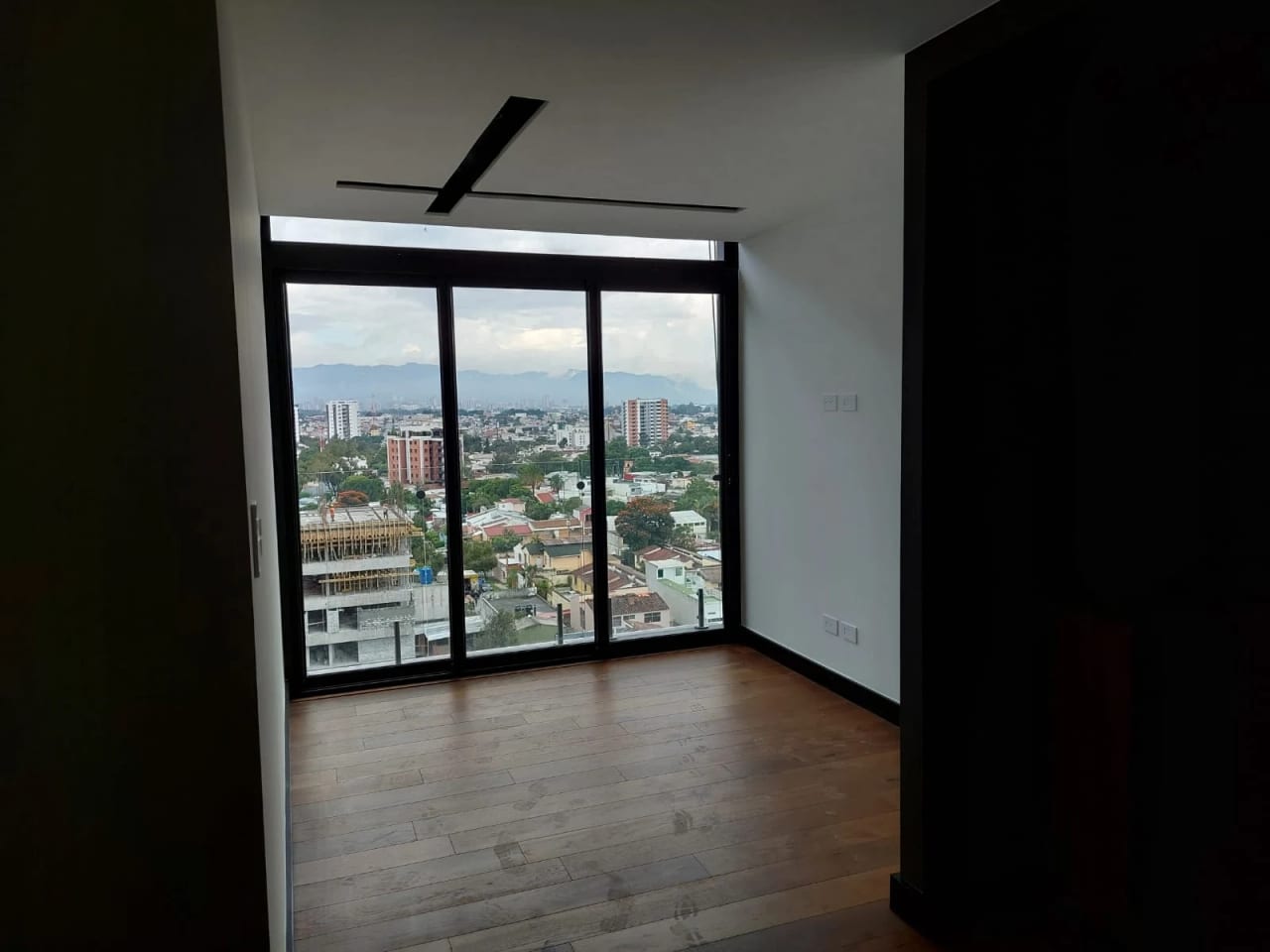 APARTAMENTO EN VENTA ZONA 11 — foto 1 de 14