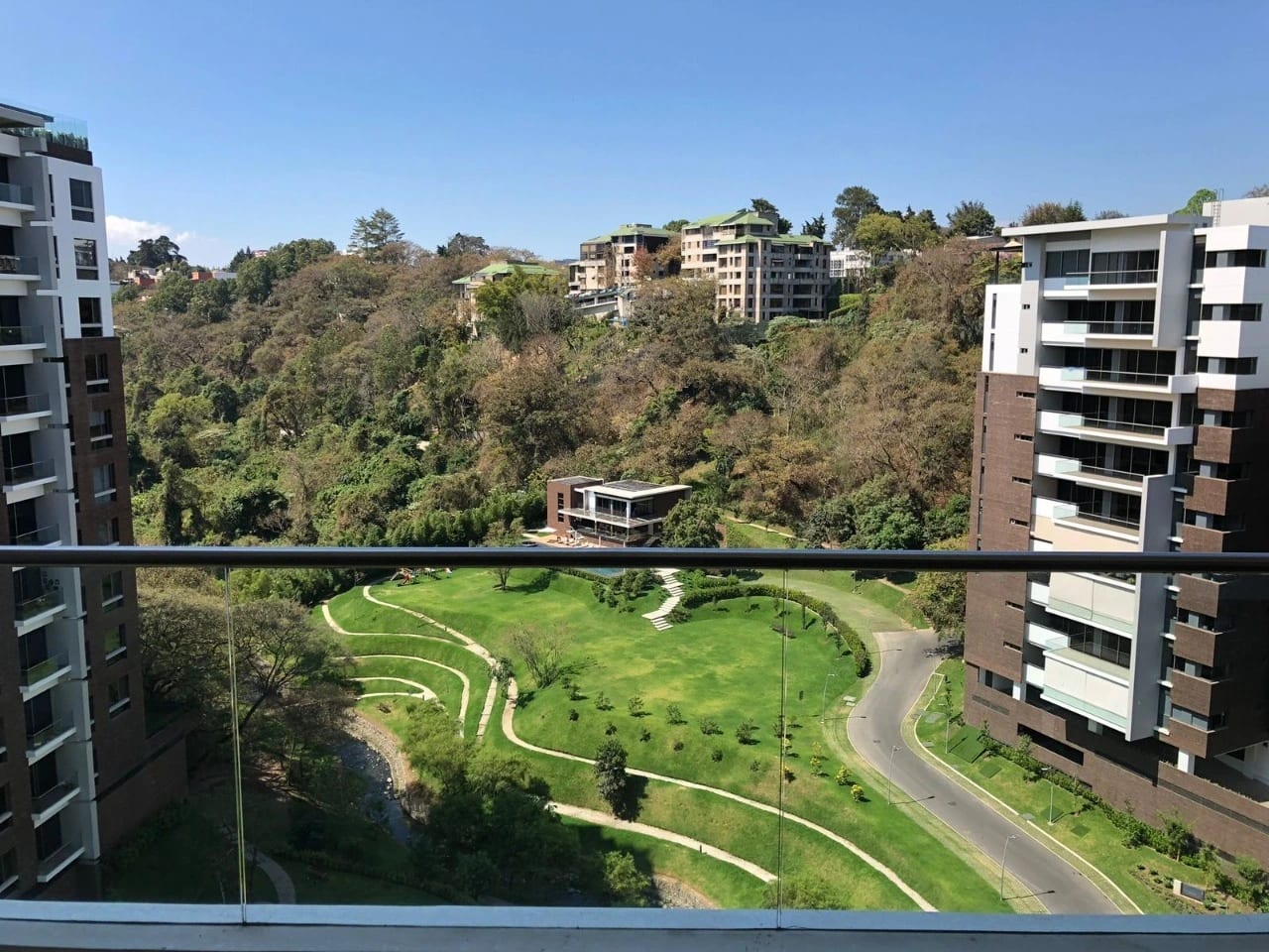 Apartamemto en Renta Zona 16 — foto 1 de 11
