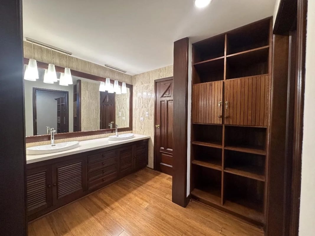 APARTAMENTO EN VENTA ZONA 10 — foto 3 de 16