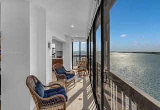 APARTAMENTO EN RENTA BRICKELL MIAMI — miniatura 11 de 16