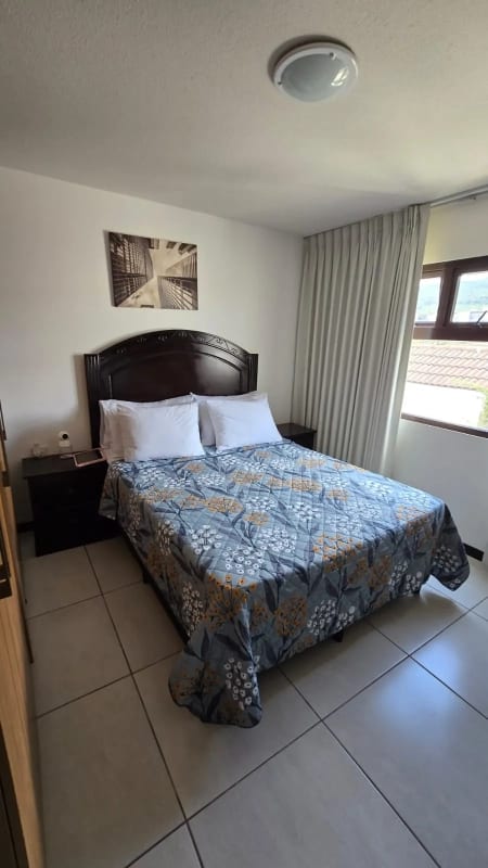 CASA EN VENTA EN ZONA 4 DE MIXCO — foto 7 de 14