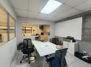 BODEGA EN RENTA CALZADA LA PAZ — miniatura 13 de 15