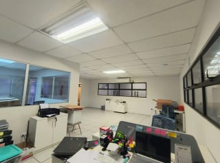 BODEGA EN RENTA CALZADA LA PAZ — miniatura 4 de 15