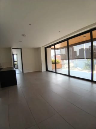 APARTAMENTO EN RENTA ZONA 10 — miniatura 1 de 12