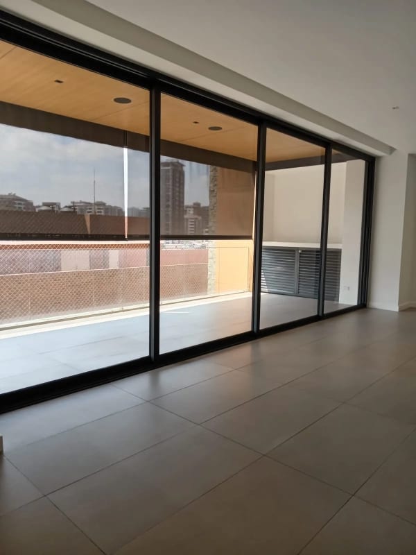 APARTAMENTO EN RENTA ZONA 10 — foto 11 de 12