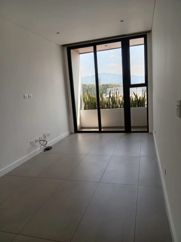 APARTAMENTO EN RENTA ZONA 10 — foto 7 de 12