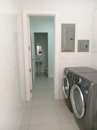 APARTAMENTO EN RENTA ZONA 10 — miniatura 4 de 12