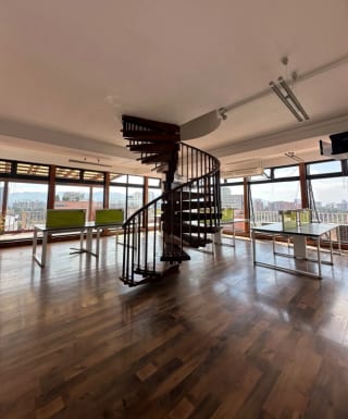 OFICINAS EN RENTA EN ZONA 9 — miniatura 4 de 16