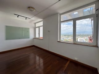OFICINAS EN RENTA EN ZONA 9 — miniatura 9 de 16